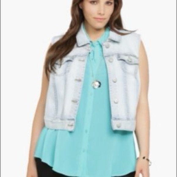 Torrid Metal Studded Skull Distressed Denim Biker Vest Stretch Outdoor Women's 0 - Picture 8 of 8